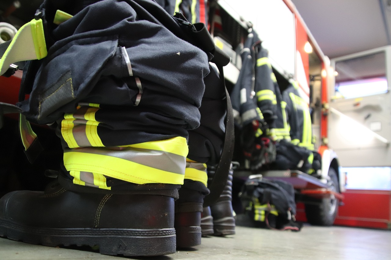 boots, uniform, firefighter-6068160.jpg